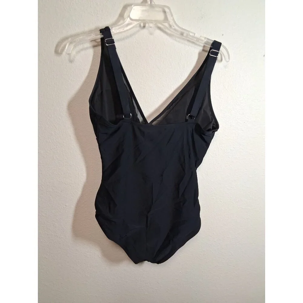 NWOT 1 Piece Swimsuit Summer Beach Pool Vacation Black Size Medium